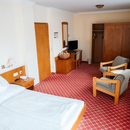 Seehotel Ressmann 드로볼라흐암파케르시 외부 사진