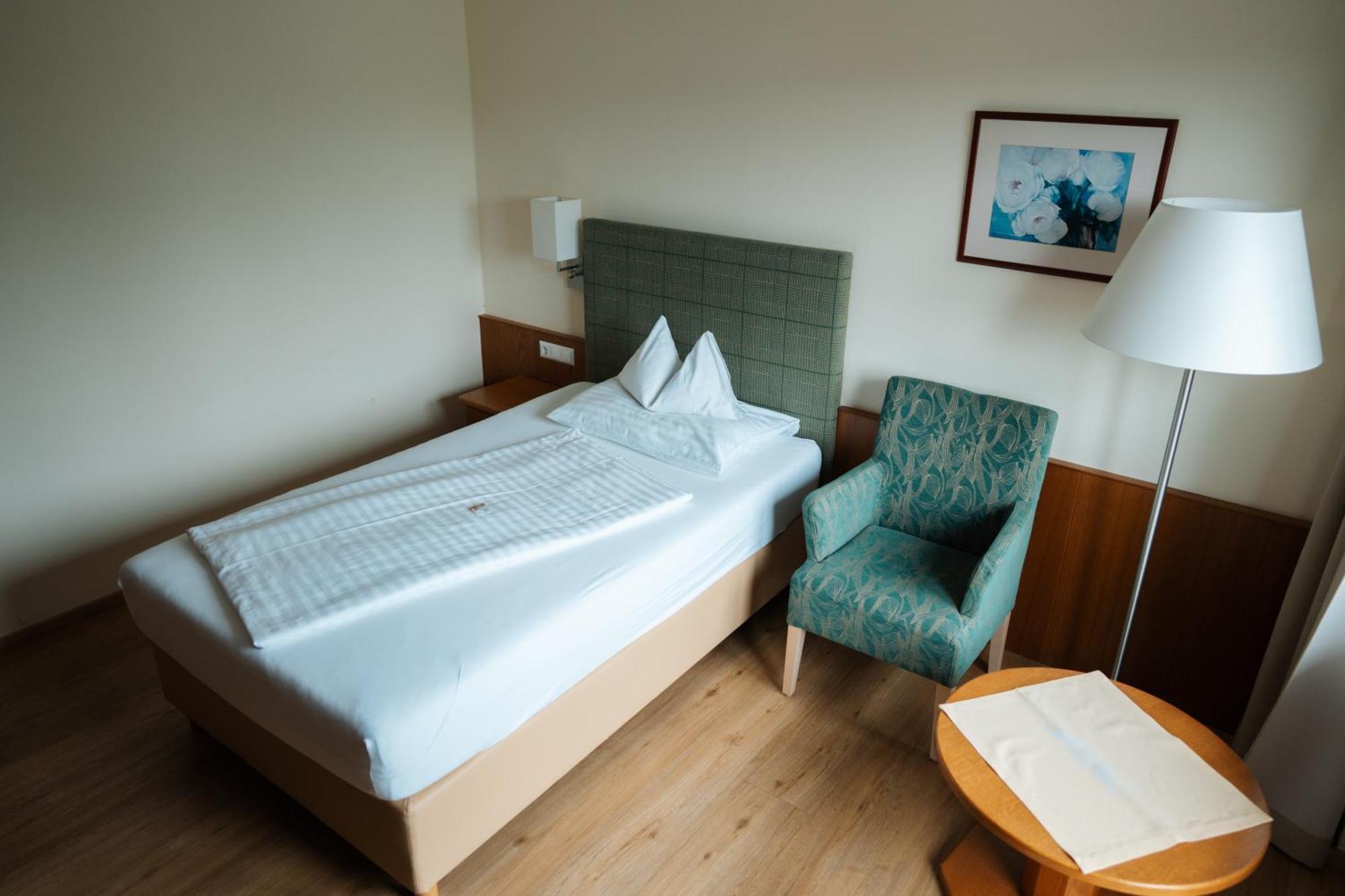 Seehotel Ressmann 드로볼라흐암파케르시 외부 사진