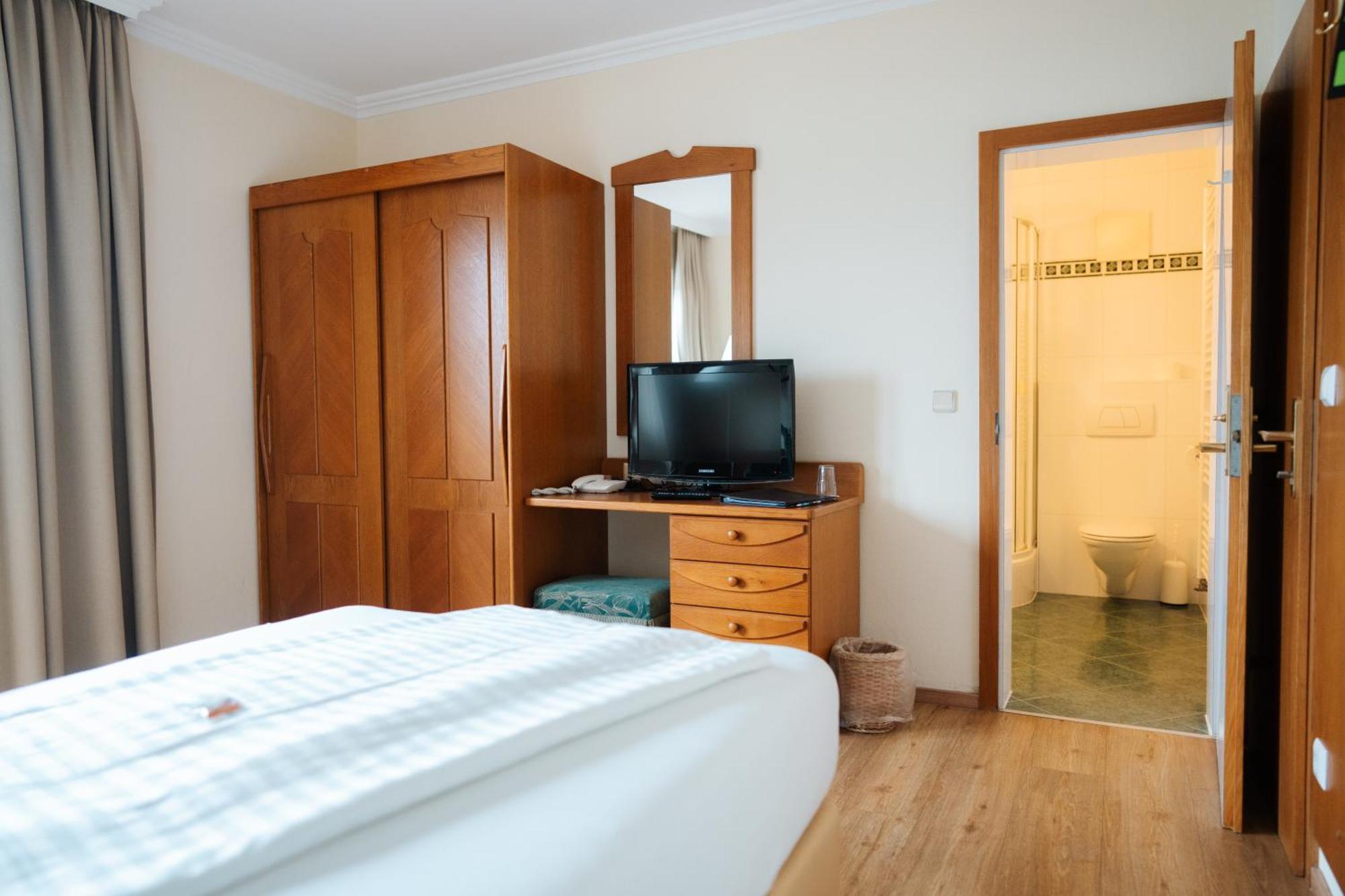 Seehotel Ressmann 드로볼라흐암파케르시 외부 사진
