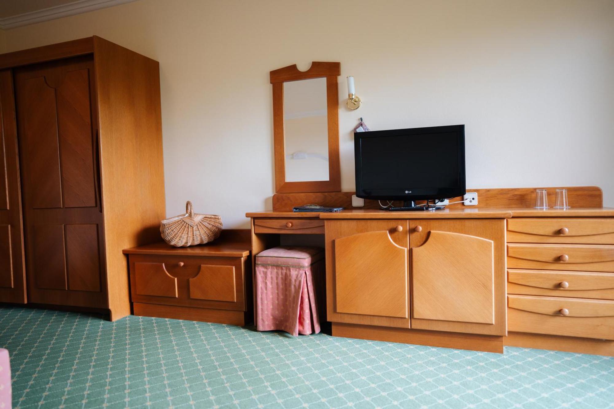 Seehotel Ressmann 드로볼라흐암파케르시 외부 사진