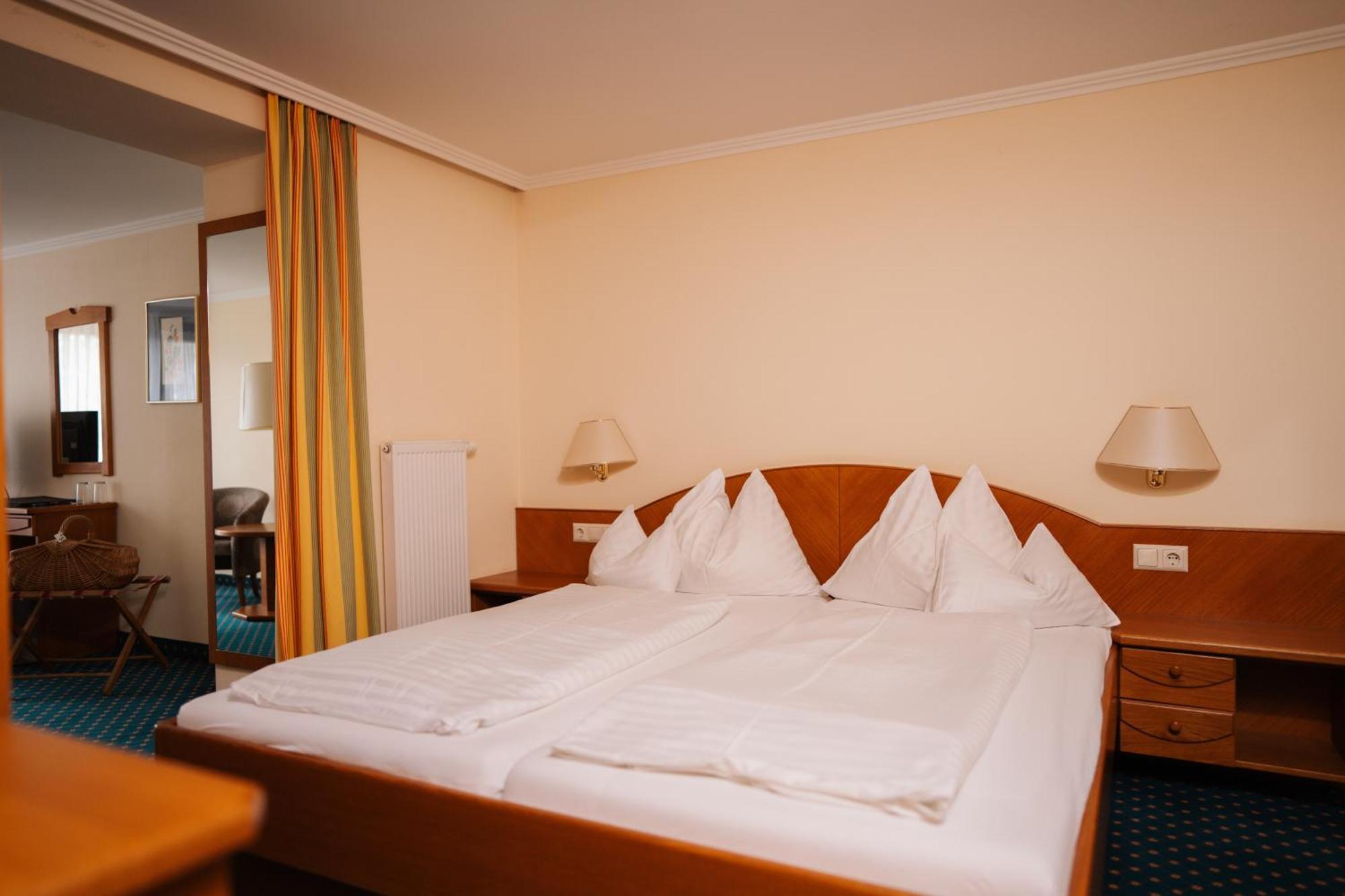 Seehotel Ressmann 드로볼라흐암파케르시 외부 사진