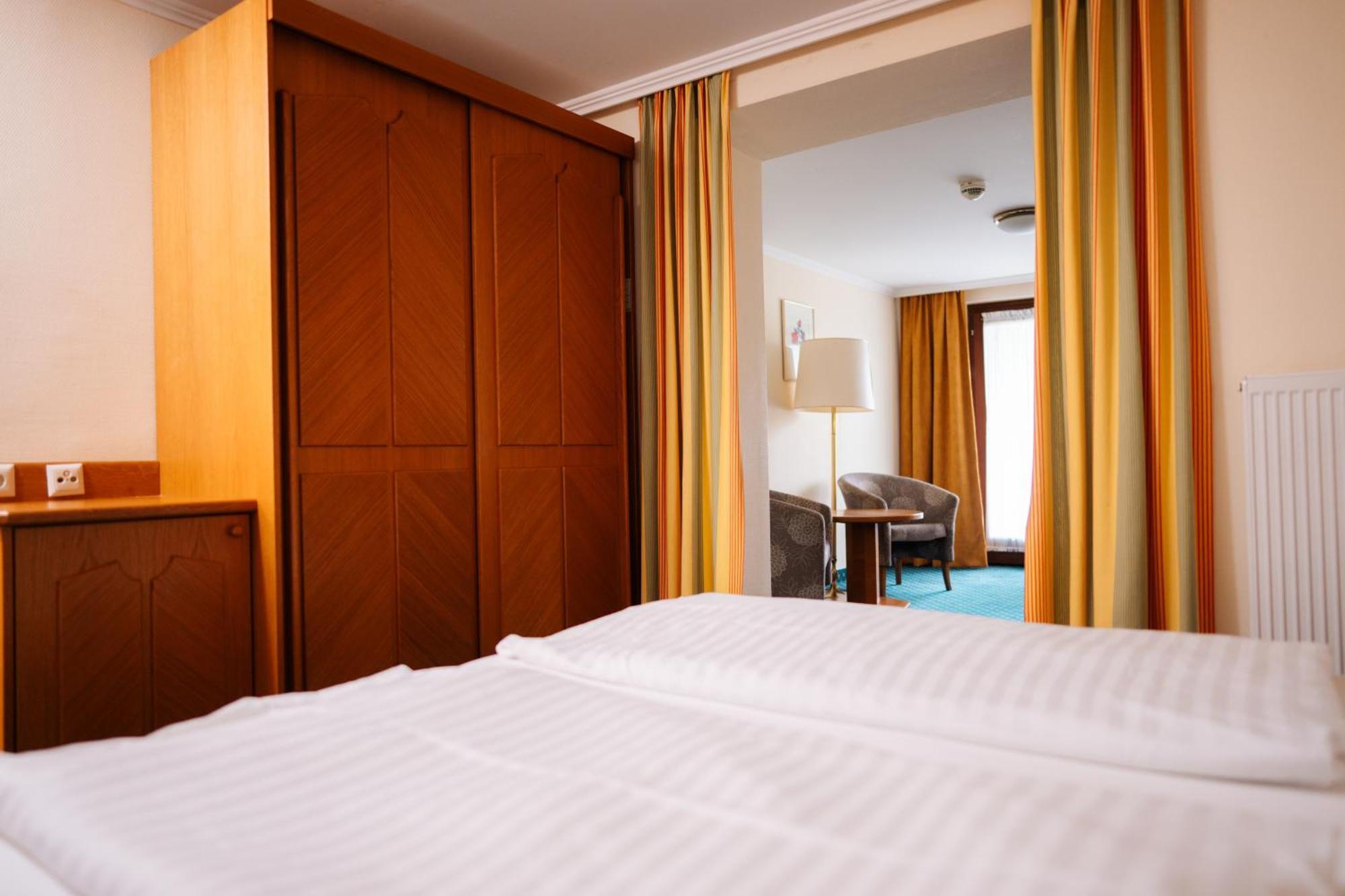 Seehotel Ressmann 드로볼라흐암파케르시 외부 사진